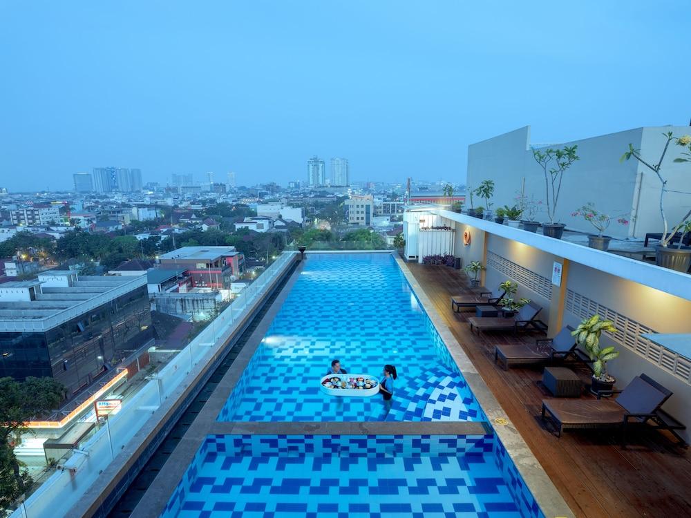 Swiss-Belinn Gajah Mada Medan Exterior photo